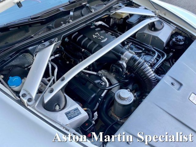 Aston Martin V8 Vantage 2013