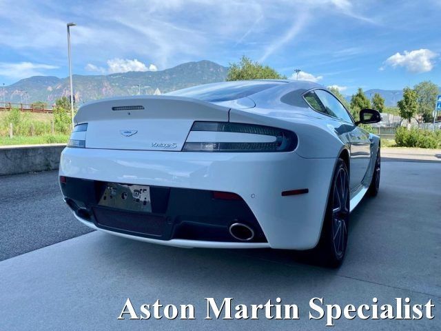 Aston Martin V8 Vantage 2013