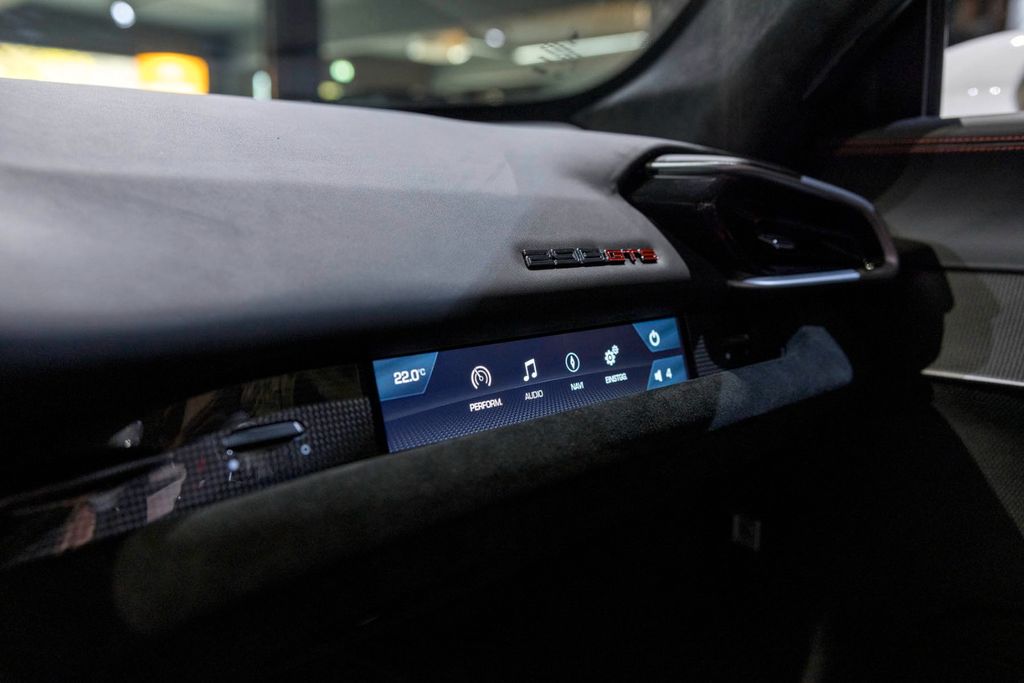 Ferrari 296 GTS 2023