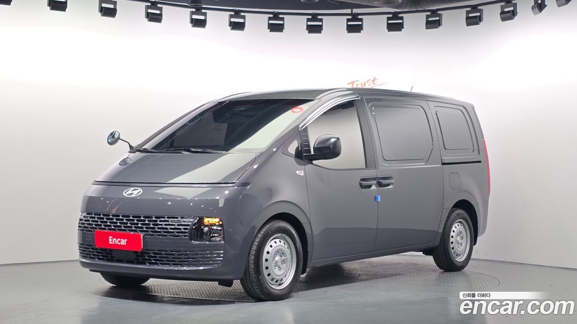 Hyundai Staria 2025