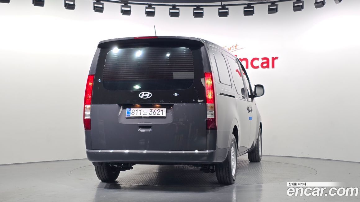 Hyundai Staria 2025