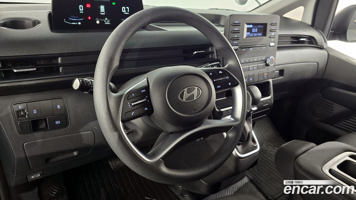 Hyundai Staria 2025