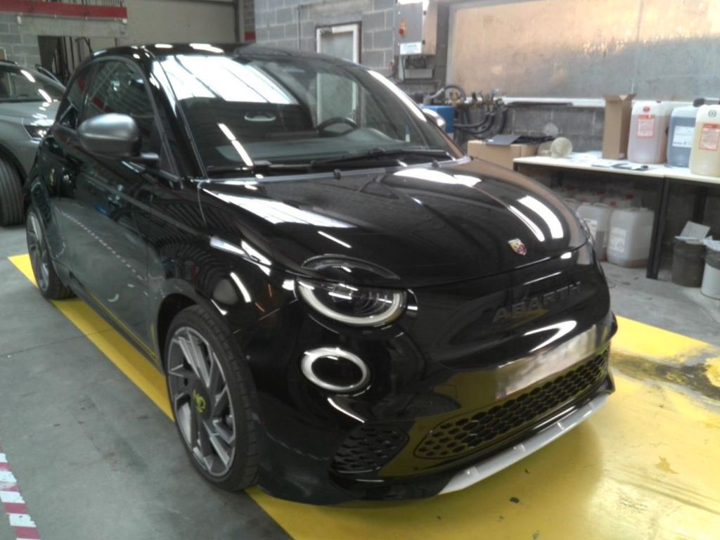 Abarth 500 2025