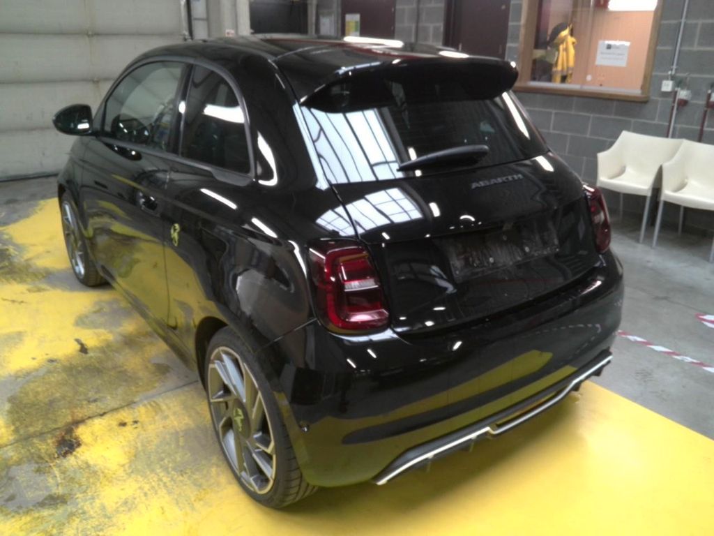 Abarth 500 2025