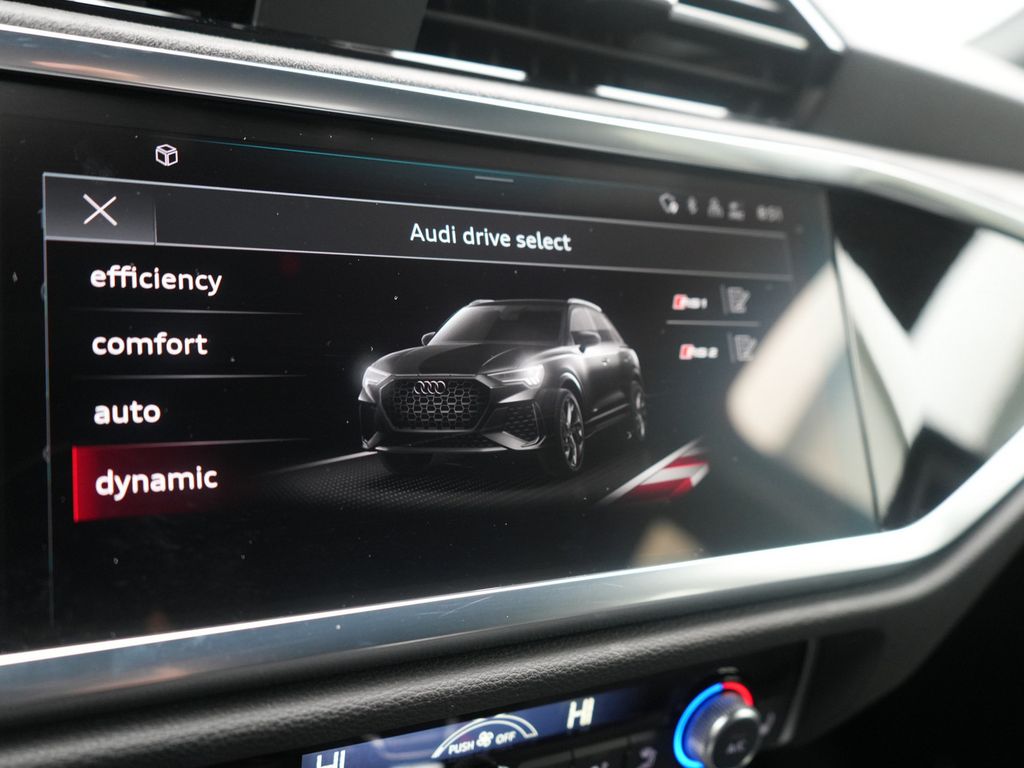 Audi RSQ3 2022