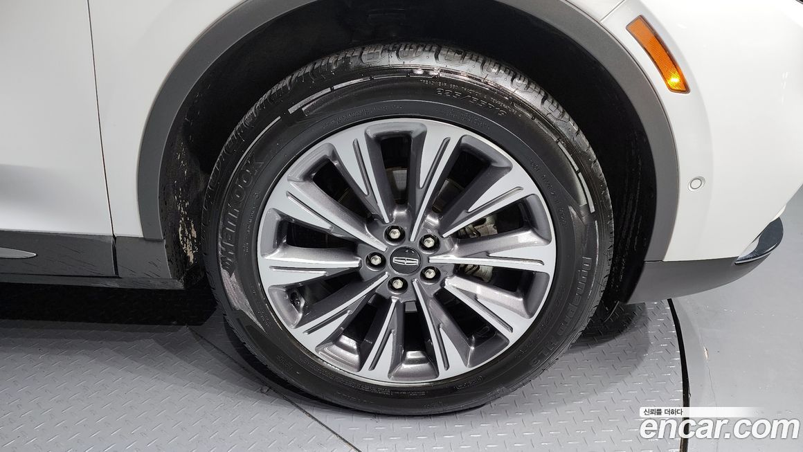 Lincoln Corsair 2021