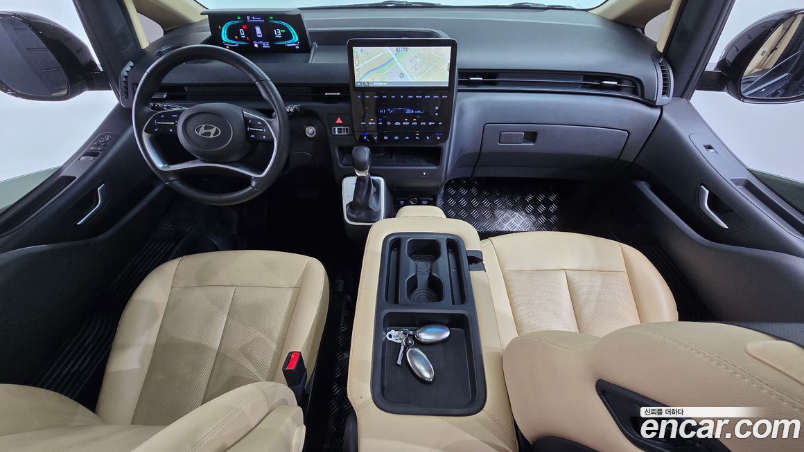 Hyundai Staria 2025