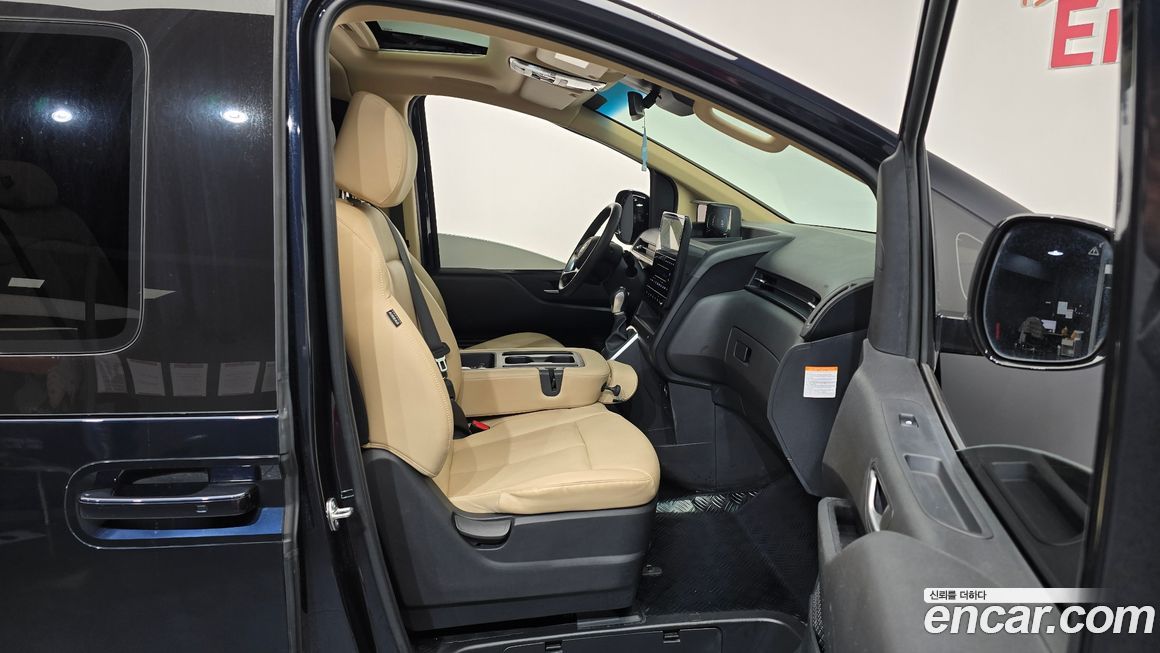 Hyundai Staria 2025
