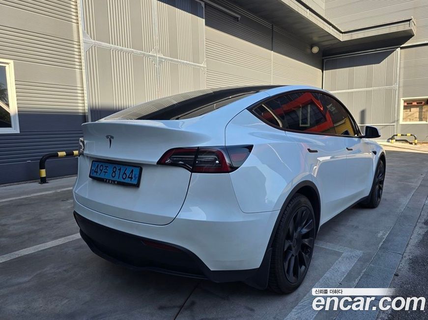 Tesla Model Y 2023