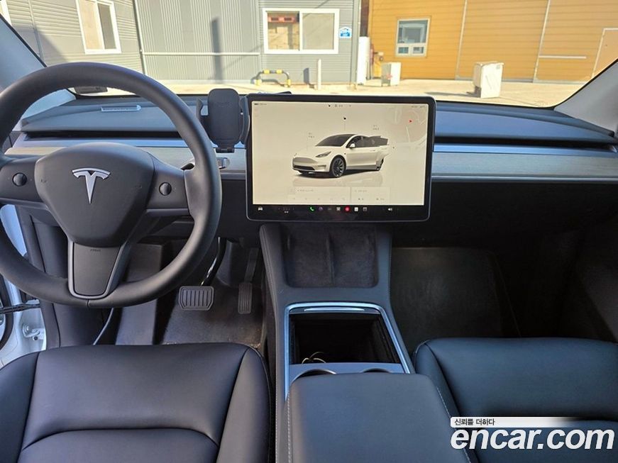Tesla Model Y 2023