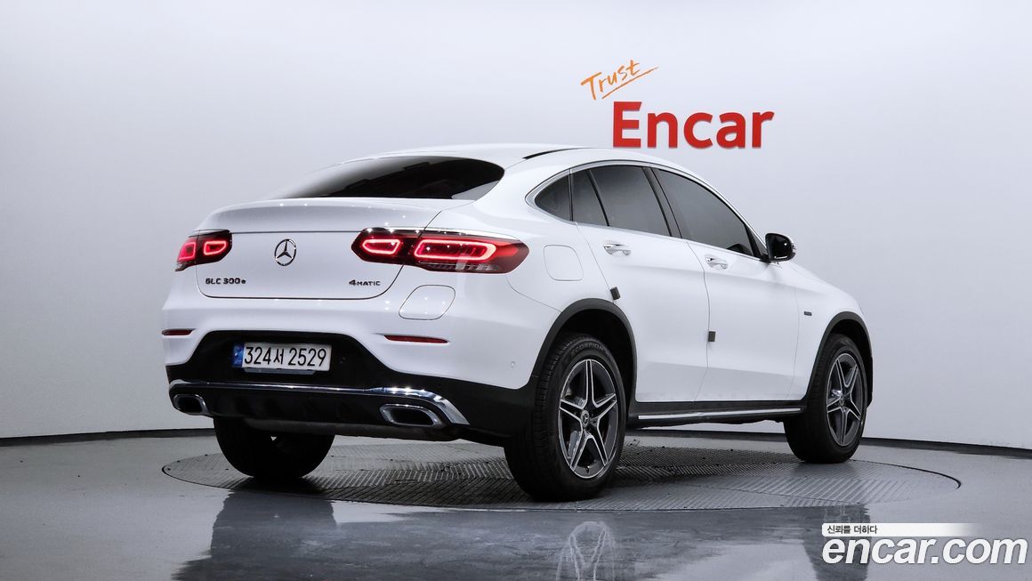 Mercedes-Benz GLC-Class 2021