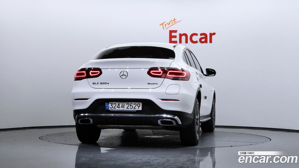 Mercedes-Benz GLC-Class 2021