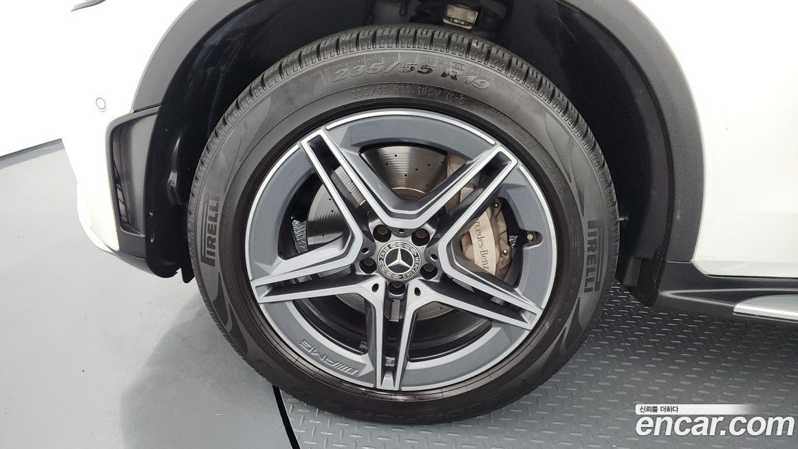 Mercedes-Benz GLC-Class 2021