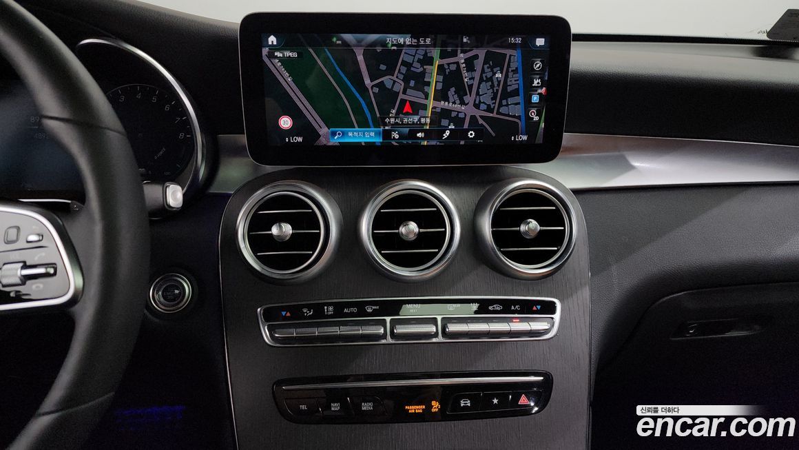 Mercedes-Benz GLC-Class 2021