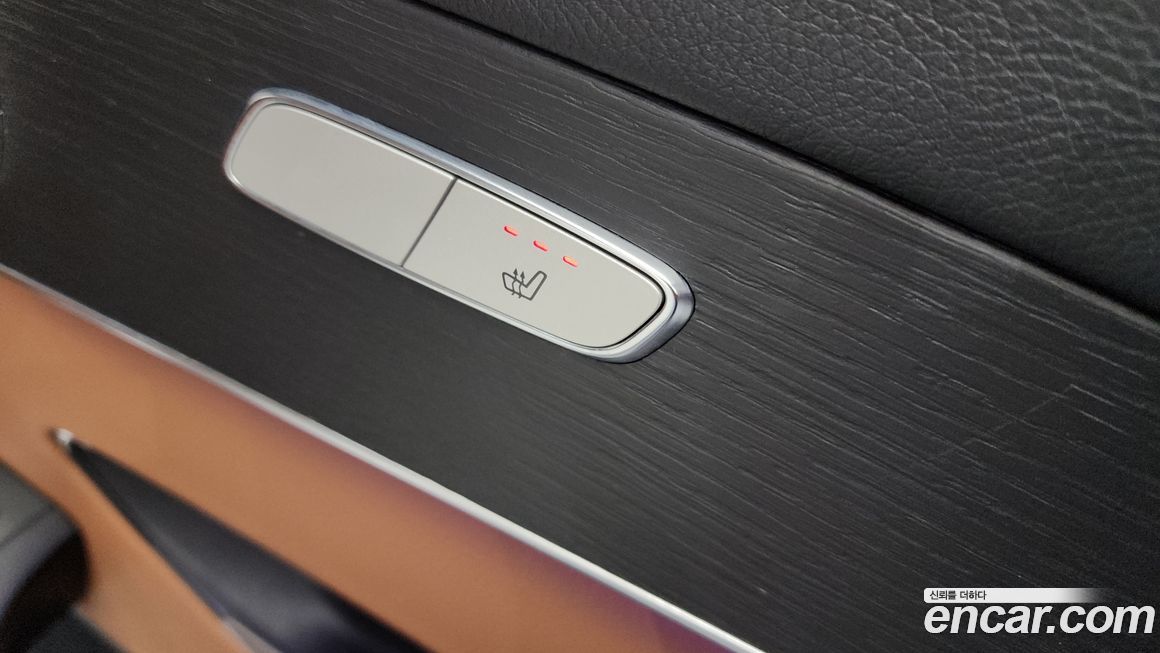 Mercedes-Benz GLC-Class 2021