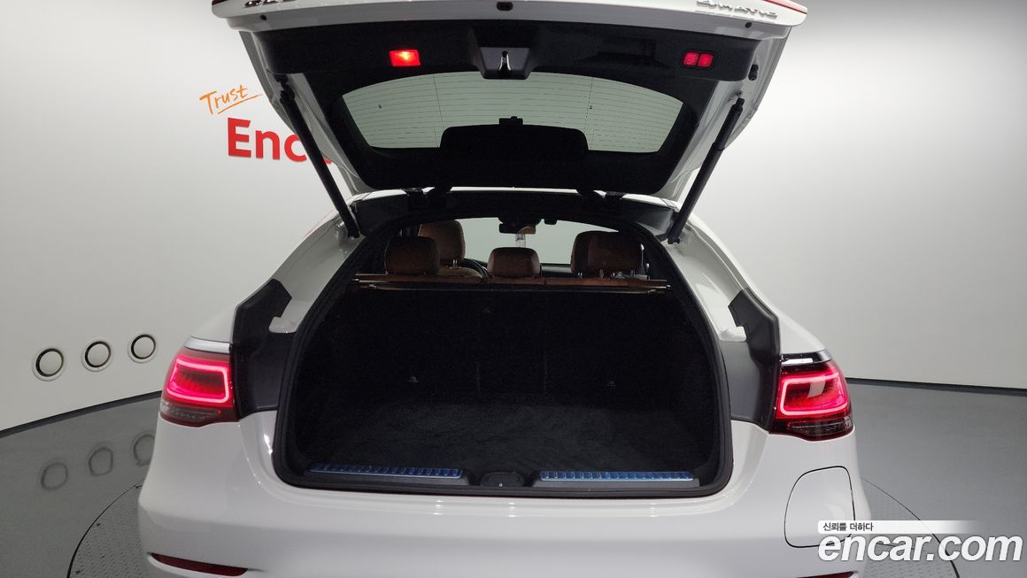 Mercedes-Benz GLC-Class 2021