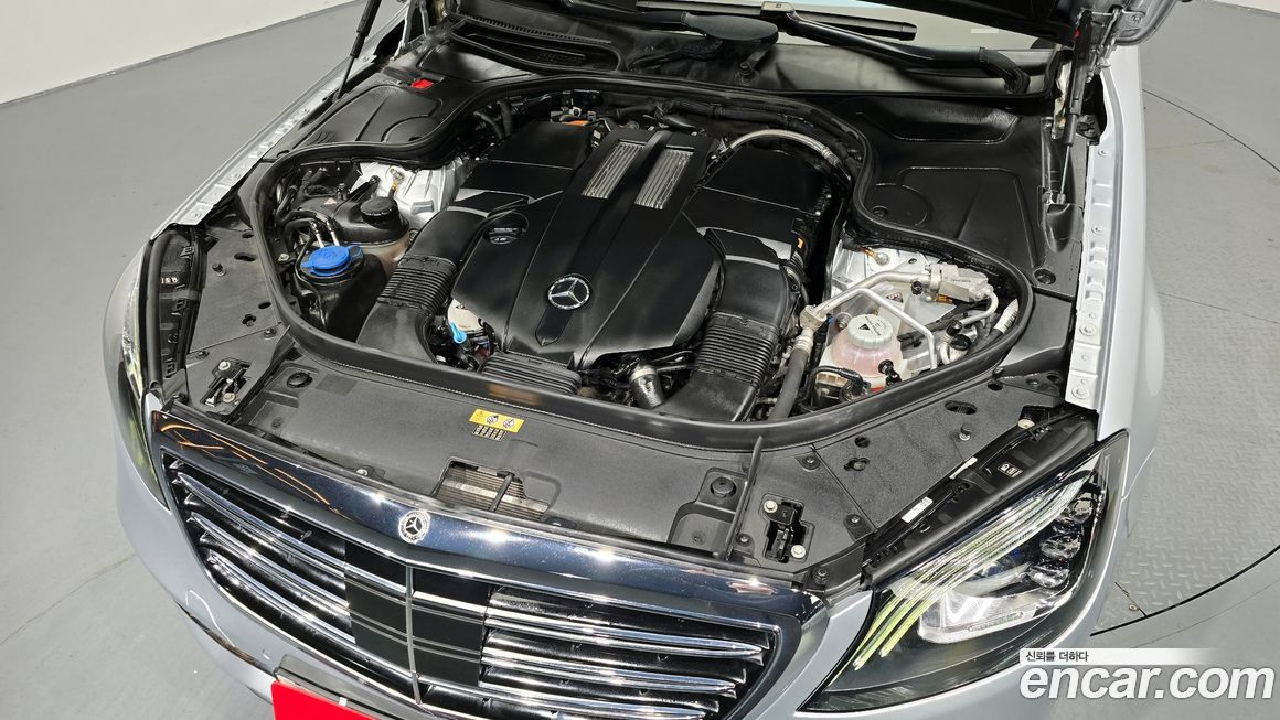 Mercedes-Benz S-Class 2020