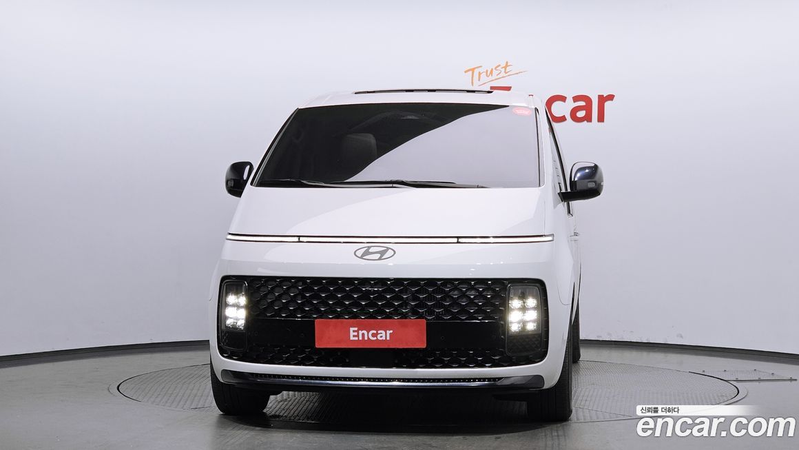 Hyundai Staria 2025