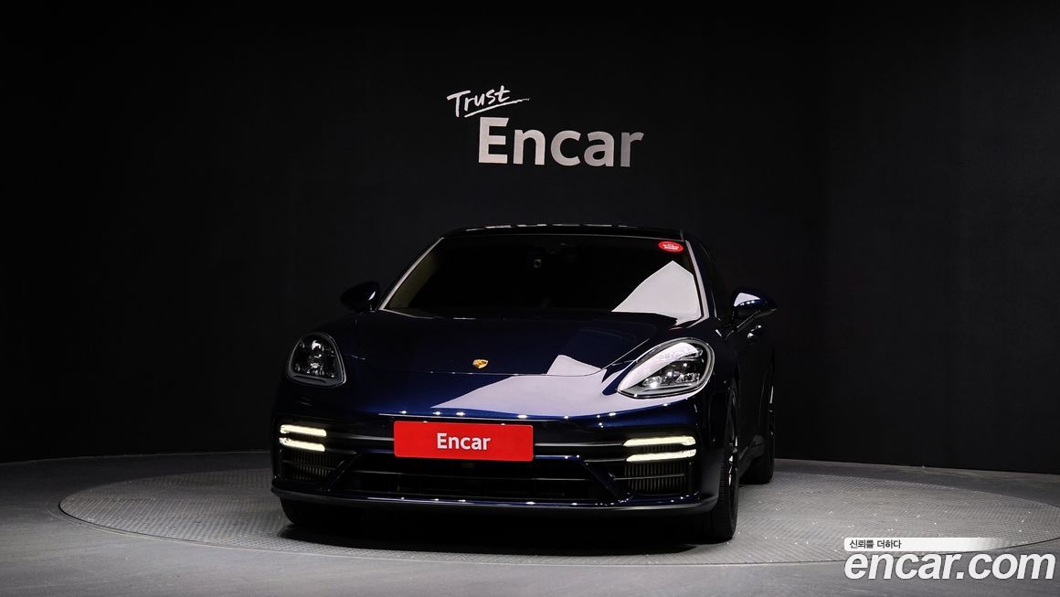 Porsche Panamera 2021