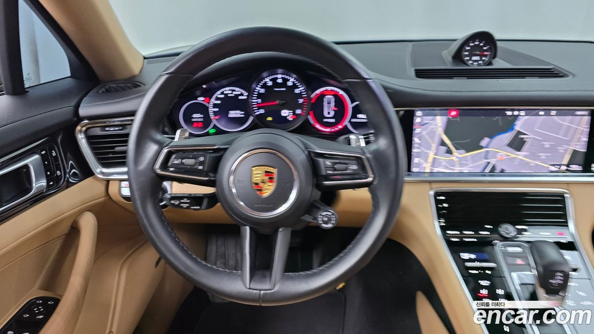 Porsche Panamera 2021