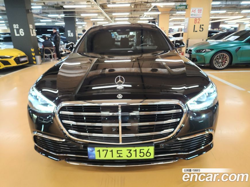 Mercedes-Benz S-Class 2025