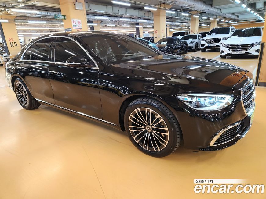 Mercedes-Benz S-Class 2025