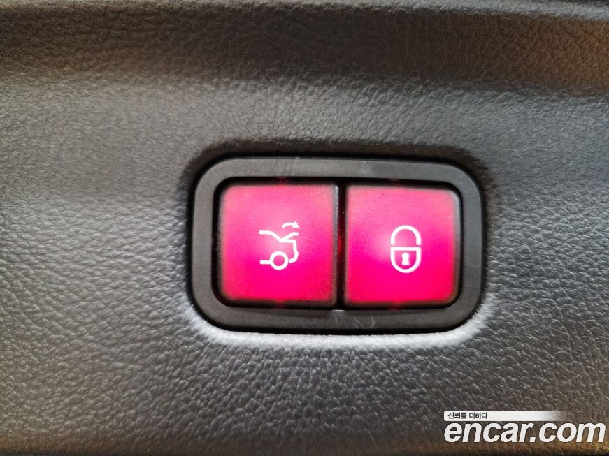 Mercedes-Benz S-Class 2025