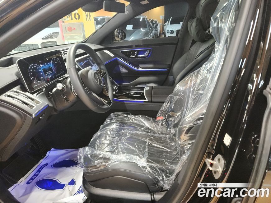 Mercedes-Benz S-Class 2025
