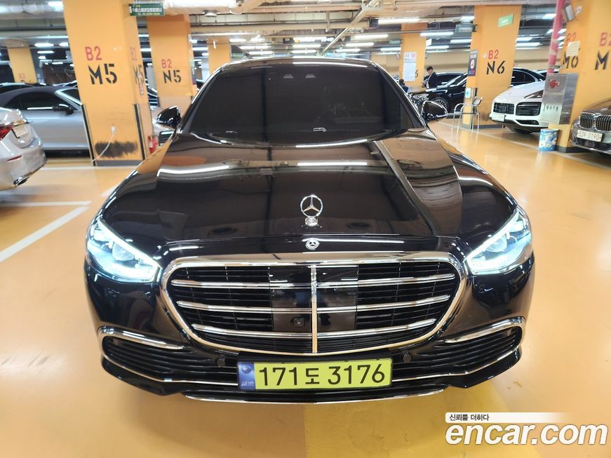 Mercedes-Benz S-Class 2025