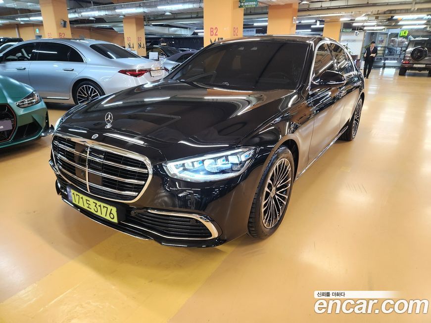 Mercedes-Benz S-Class 2025