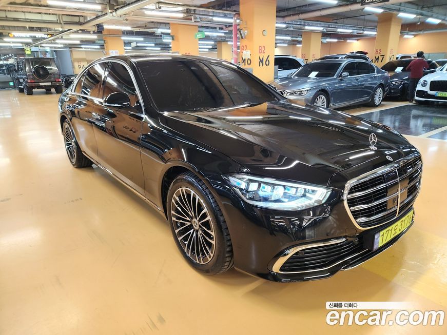 Mercedes-Benz S-Class 2025