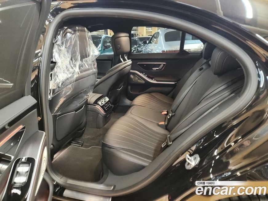Mercedes-Benz S-Class 2025