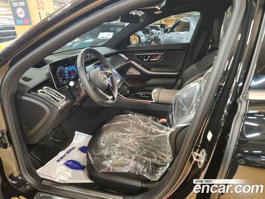 Mercedes-Benz S-Class 2025