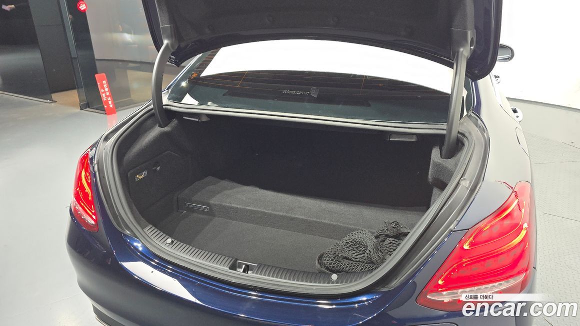 Mercedes-Benz C-Class 2018