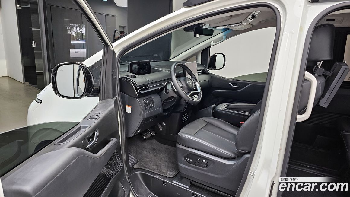 Hyundai Staria 2023