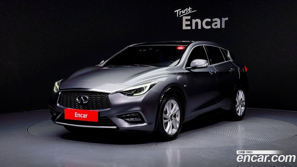 Infiniti Q30 2019