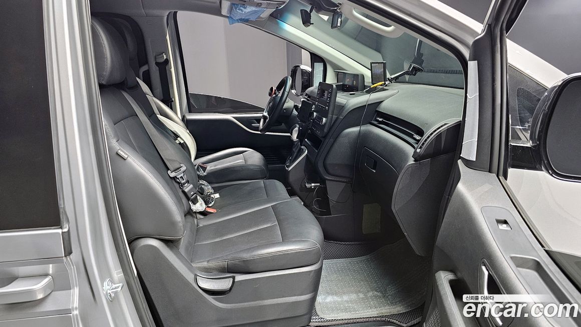 Hyundai Staria 2025