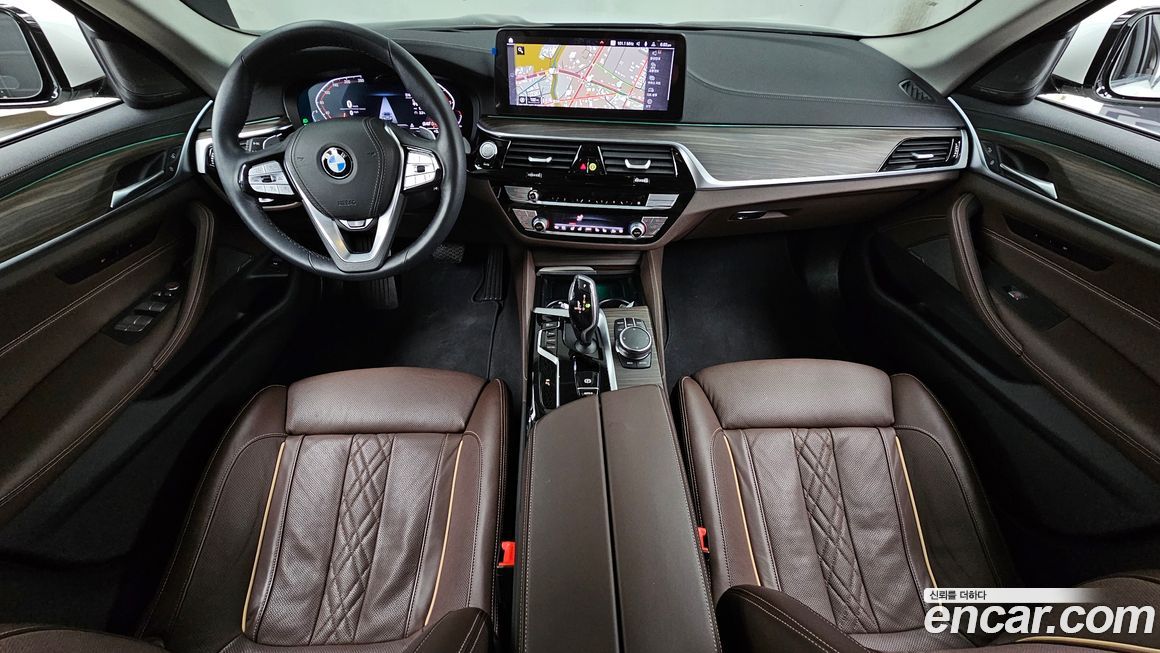 BMW 5-Series 2023