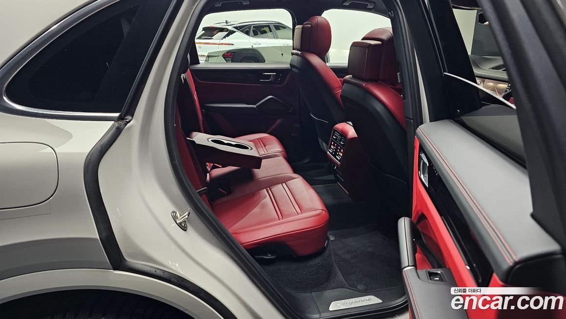 Porsche Cayenne 2023