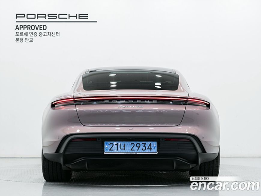 Porsche Taycan 2024