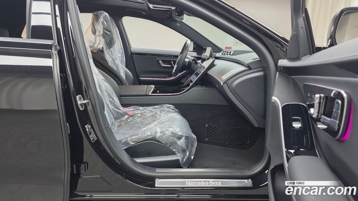 Mercedes-Benz S-Class 2025