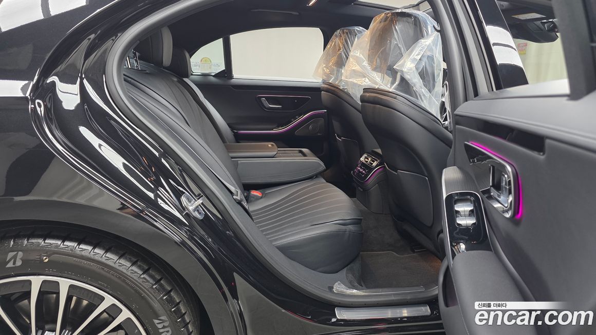 Mercedes-Benz S-Class 2025