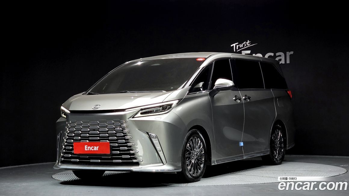 Lexus LM 2025