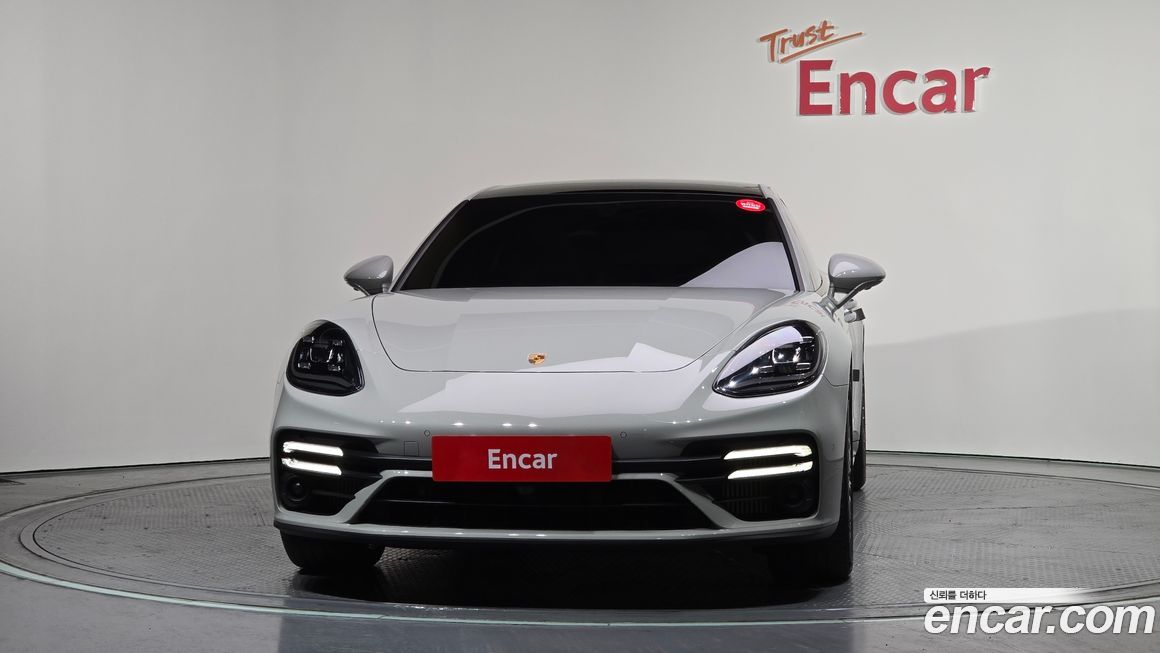Porsche Panamera 2023