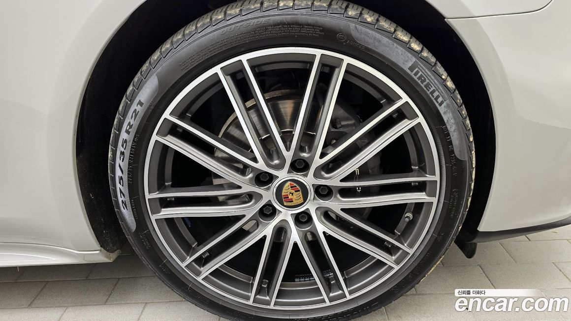 Porsche Panamera 2023