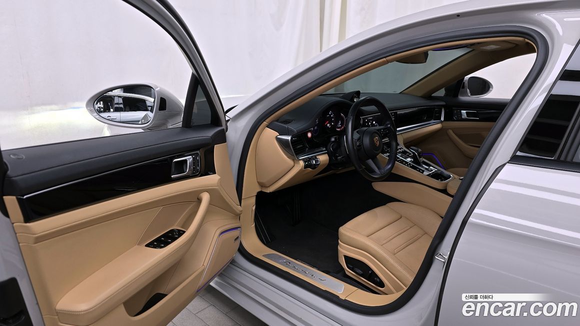 Porsche Panamera 2023