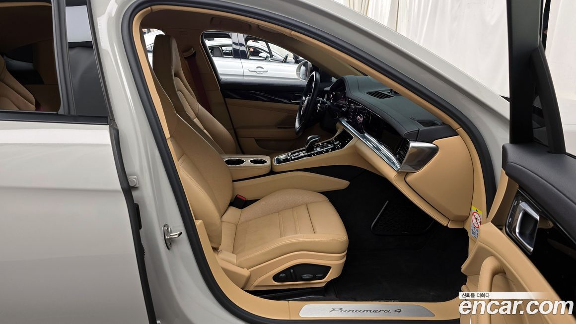 Porsche Panamera 2023