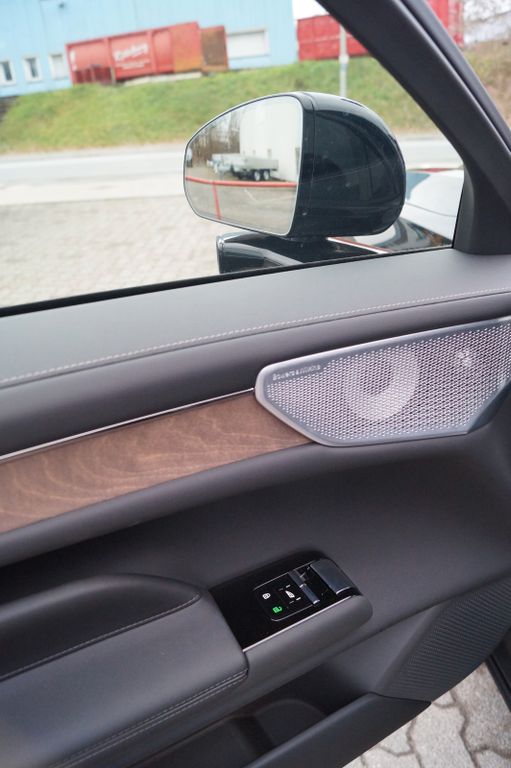 Volvo ES90