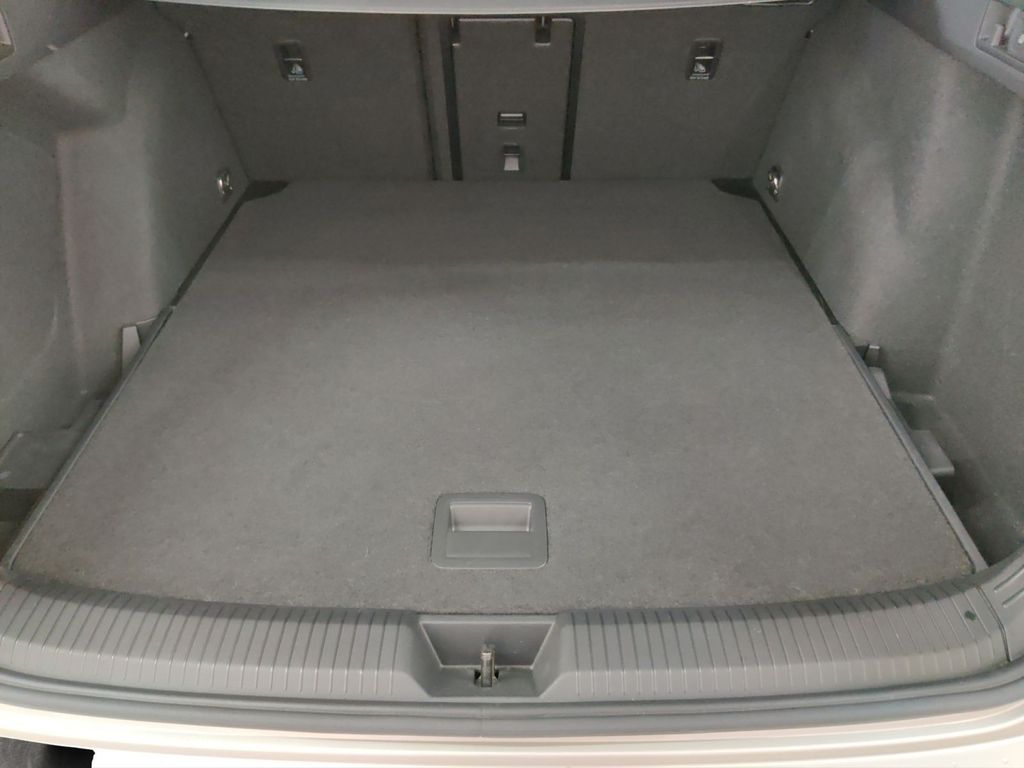 Volkswagen Golf 2024