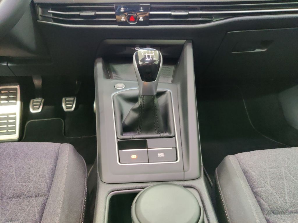 Volkswagen Golf 2024